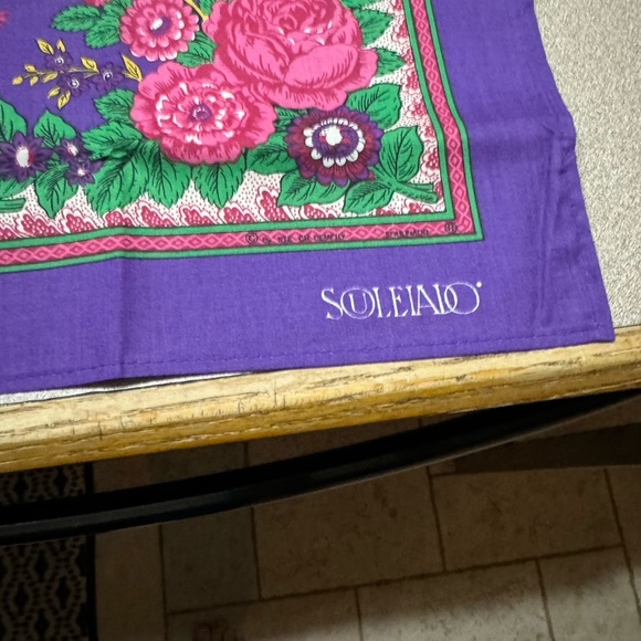 The Irish Linen Scarf by Suleiado - Picture 2 of 5